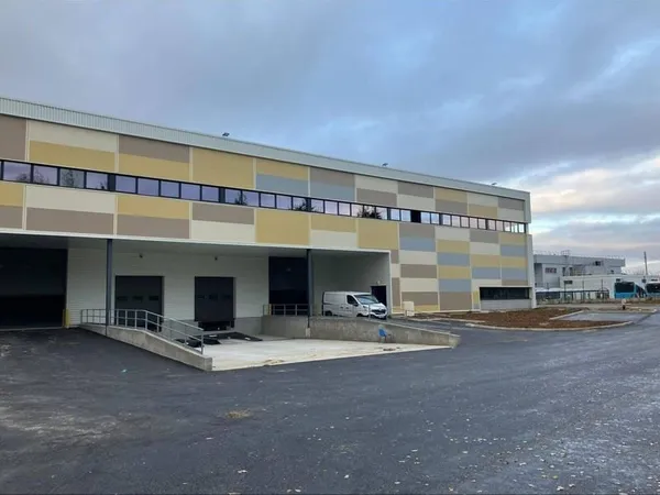 Local d'activité 4685 m²