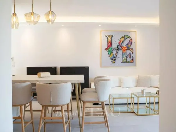 Saint Tropez - Appartement neuf - Deux chambres avec terrasse et garage