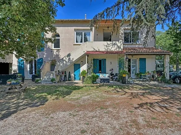 Maison de plain-pied 9 pièces 206 m²