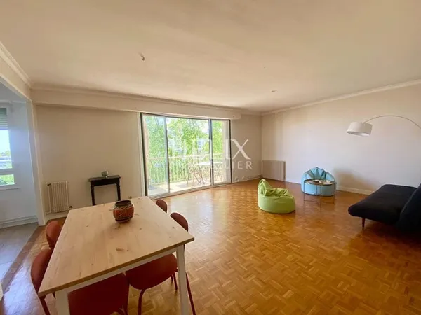 Appartement avec balcon, parking à Saint Germain En Laye 3 pièce(s) 87.34 m2