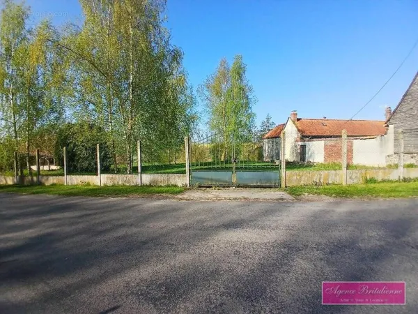 Terrain 1477 m²