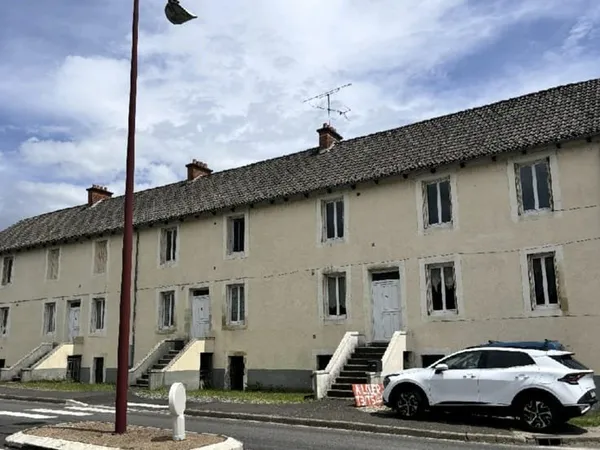 Bien immobilier de rendement Vente Ydes  520m² 386000€