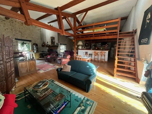 Donazac - Ancienne écurie convertie en loft avec jardinet at