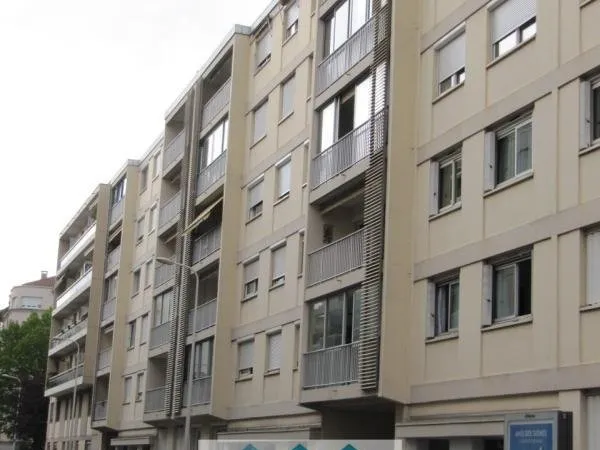 PARKING EN SOUS-SOL - LYON 7E - RUE NICOLAI