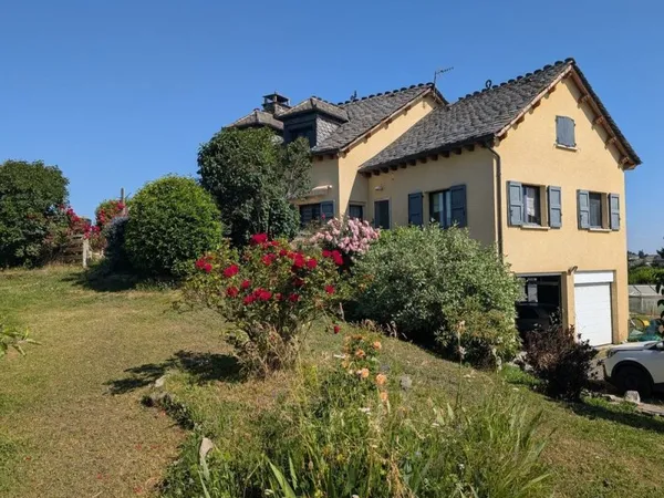 Maison de caractère avec terrain constructible