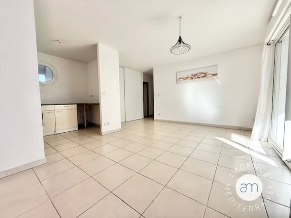 T2 43.50 m2 avec terrasse et possibilité garage double Rive