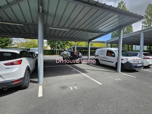 Parking couvert sécurisé - Usage personnel ou investissement - Savigny-le-Temple