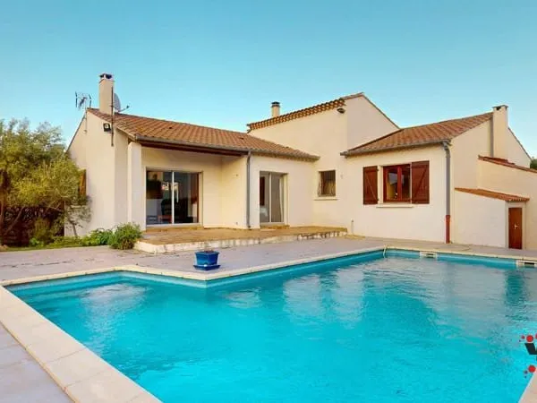 Maison des années 80 avec piscine Secteur recherché et calme