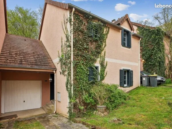 Duplex/Triplex 4 pièces 85 m²