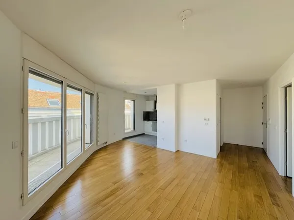 LEVALLOIS PERRET - RUE LOUIS ROUQUIER - BEAU 3 PIECES - 5EME ETAGE - 69M2