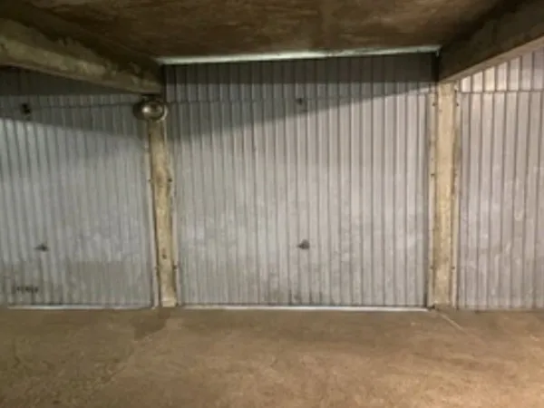 Box fermé à louer Quartier Montaud Résidence Les Olympiades Accès par la rue Palluat de Besset Haute
