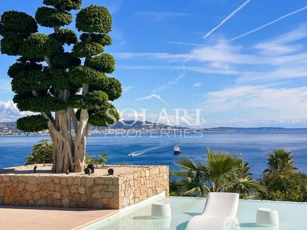 Majestueuse propriété située au coeur de la Baie de Cannes