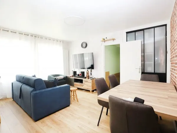 QUARTIER RAMENAS - METRO 11 - APPARTEMENT 3 P - PARKING