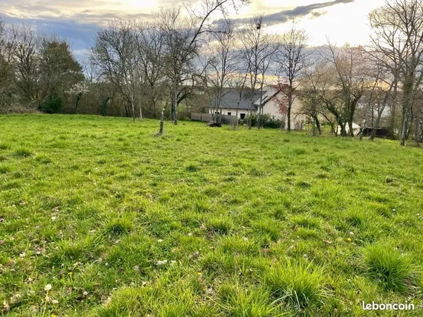 Terrain constructible 1130 m2, Genay 21140
