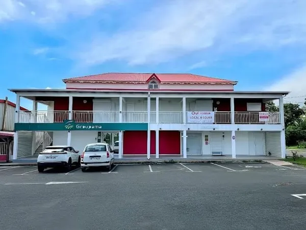 Local 96 m²