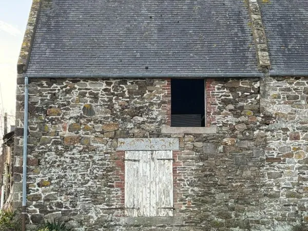 Maison à rénover, vue mer à Vildé-La-Marine (HIREL)