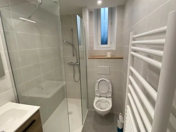 🌟 T2 rénové de 50 m² - 860 /mois - Grenoble Gare - Colocation possible