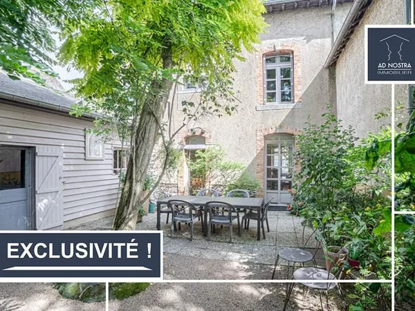 Maison de bourg 8 pièces 180 m² avec annexes et dépendance - L'HERMITAGE