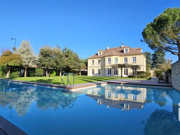 Maison 10 pièces 350 m²