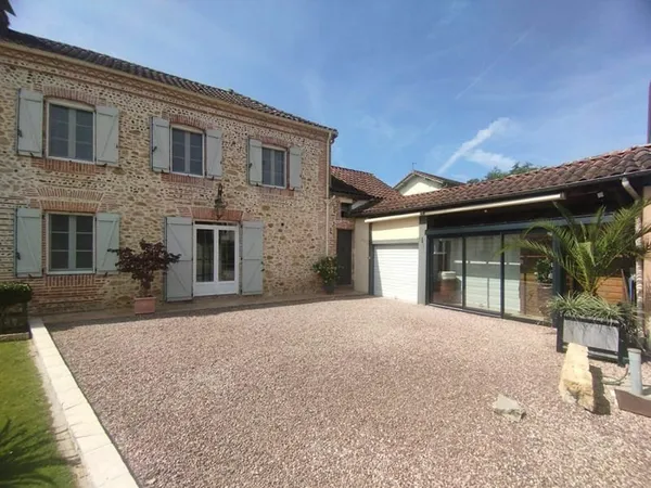 VENTE d'une maison de 7 pièces (154 m²) à proximité de Souprosse