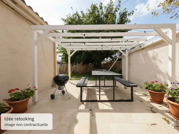 Terrain Hyeres 300 m2 Non constructible avec électricité solaire, forage et fosse sceptique Habitati