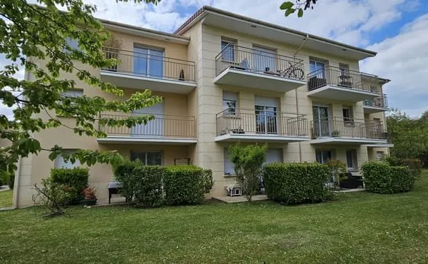 Evreux Apt de type F3 Balcon places de parking
