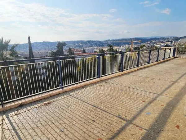 Appartement - Nice - 3 Pièces - Dernier étage - Terrasse 115 m2 - Vue Mer