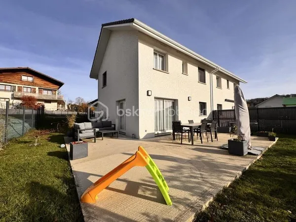 Maison mitoyenne - 10 min Sillingy - 90 m² - 4 chambres - Terrain 300 m²
