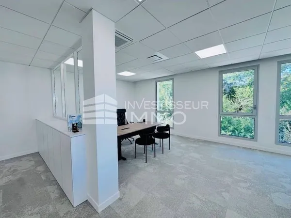 Bureau 175 m²