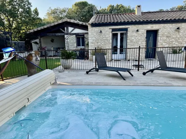 À vendre à Suze-La-Rousse (26) : villa avec piscine