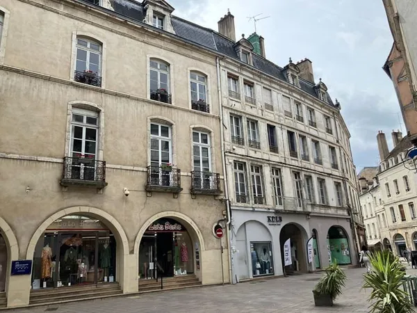 Immeuble de rapport emplacement centre historique