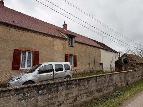 À vendre Charmante maison en pierre à Fougères (commune de