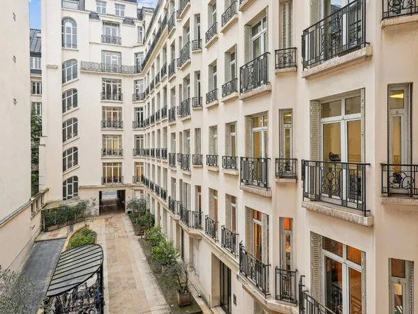 Bureau 163 m²
