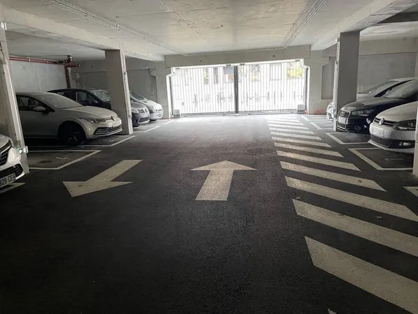 Parking 12 m²