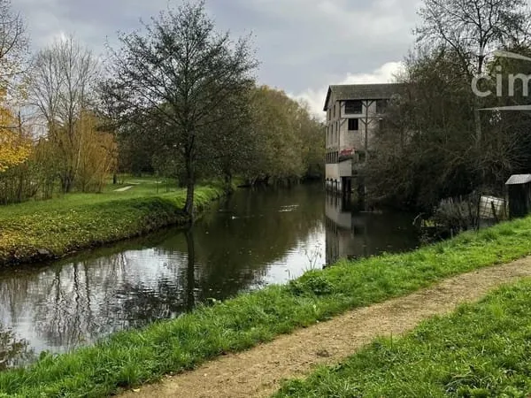 Vendôme - Foncier rare de 1 588 m² en bord du Loir - Potentiel immobilier