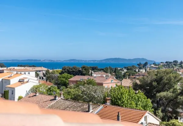 Studio refait à neuf sur Carqueiranne