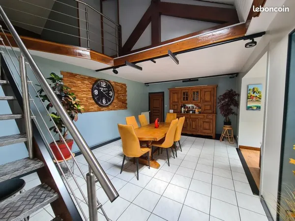 Maison de 130 m2 sur 3400 m2 avec piscine et dépendances