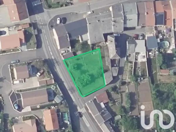 Terrain 607 m²
