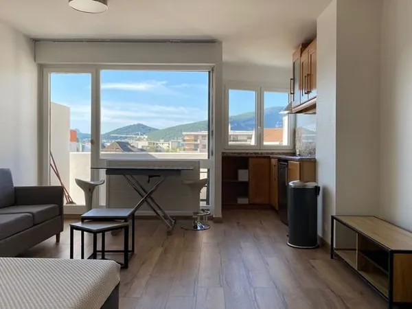 Studio 1 pièce 28 m²