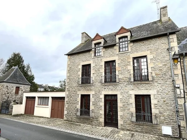 Jugon les Lacs - Elégante maison de bourg et ravissant jardin à 2 pas du lac