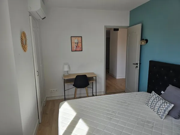 chambre avec  lit double terrasse clim ascenceur