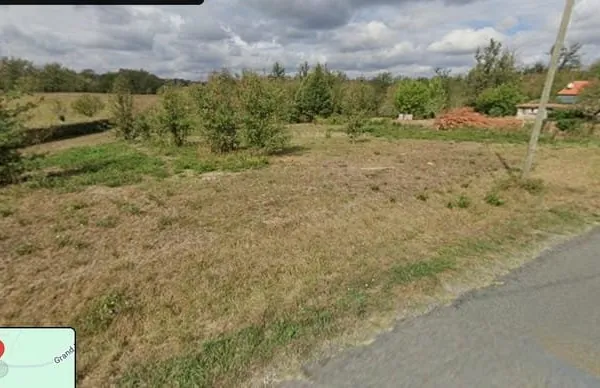 Superbe terrain de 5337 m², 1909 m² constructible, au calme.