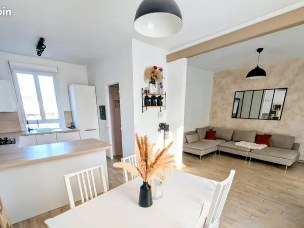 Maison individuelle pleine de charme - 5 pièces - 3 chambres - Jardin exposé Sud-Est