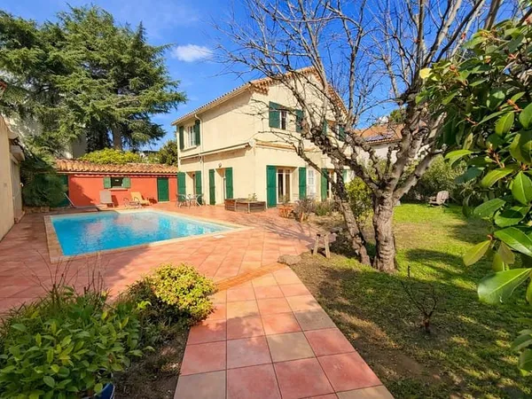 Maison de charme 5 pièces avec piscine