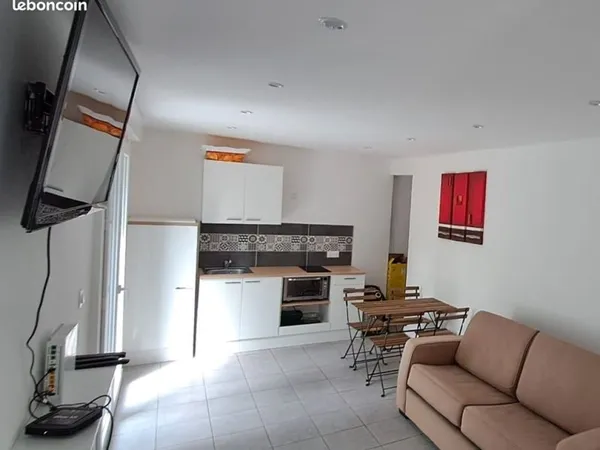 🏡 Studio meublé à louer - proche Gare Viotte