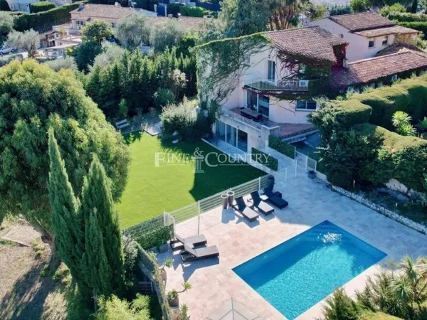 Villa 10 pièces 400 m²