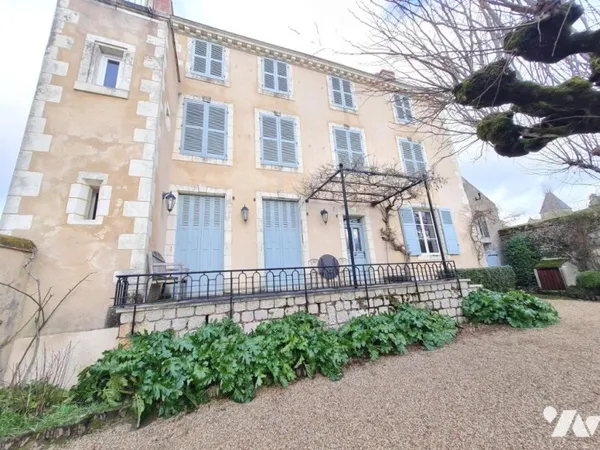Maison 11 pièces 304 m²