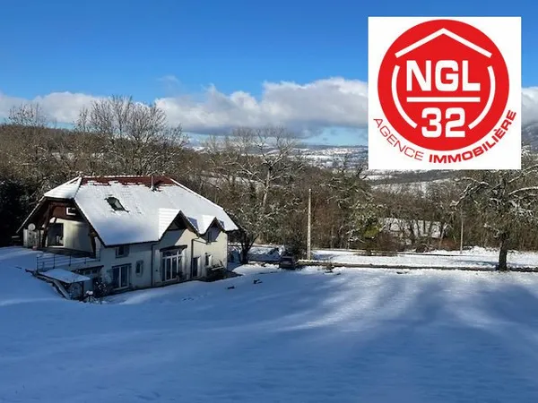 Belle ferme transformée en une habitation de neuf pièces surfa