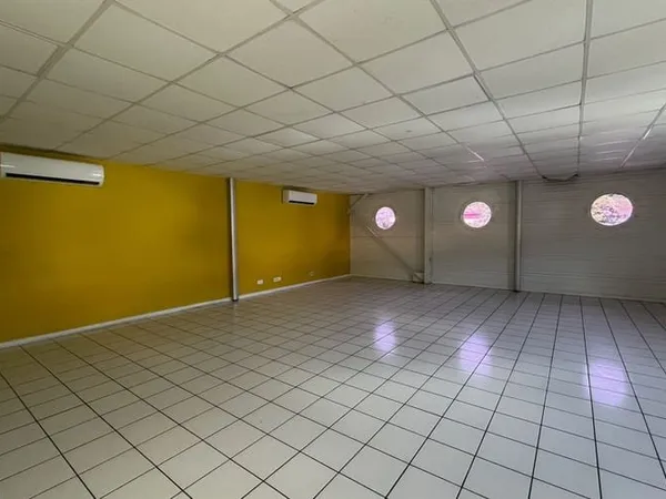 Bureau 193 m²
