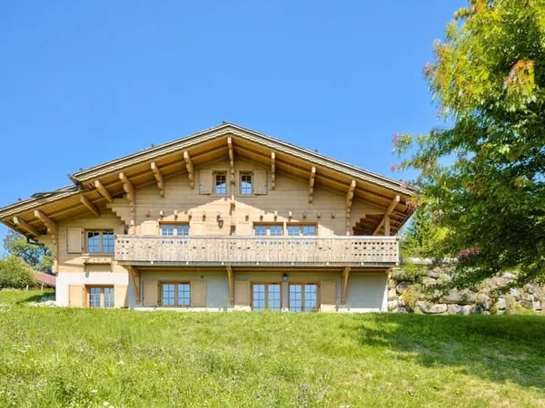 Maison 8 pièces 225 m²